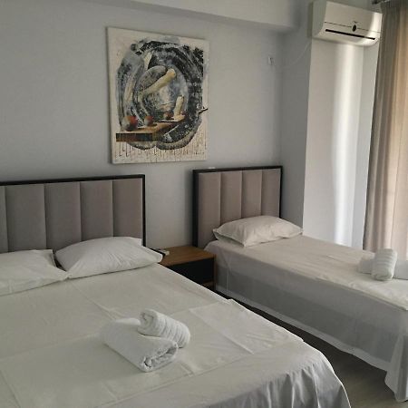 Irini Boutique Rooms!!! Himare Eksteriør bilde