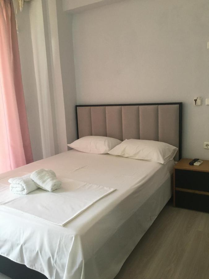 Irini Boutique Rooms!!! Himare Eksteriør bilde