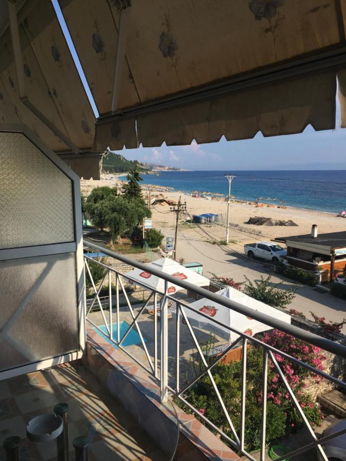 Irini Boutique Rooms!!! Himare Eksteriør bilde